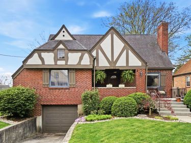 3239 Ashwood Drive, Cincinnati, OH 45213