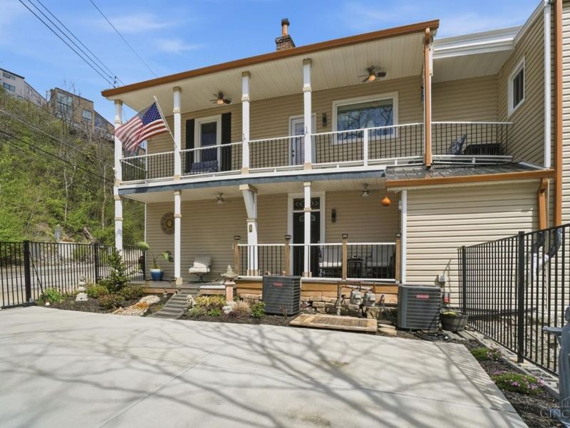 1221 Martin Drive, Cincinnati, OH 45202 Photo 3