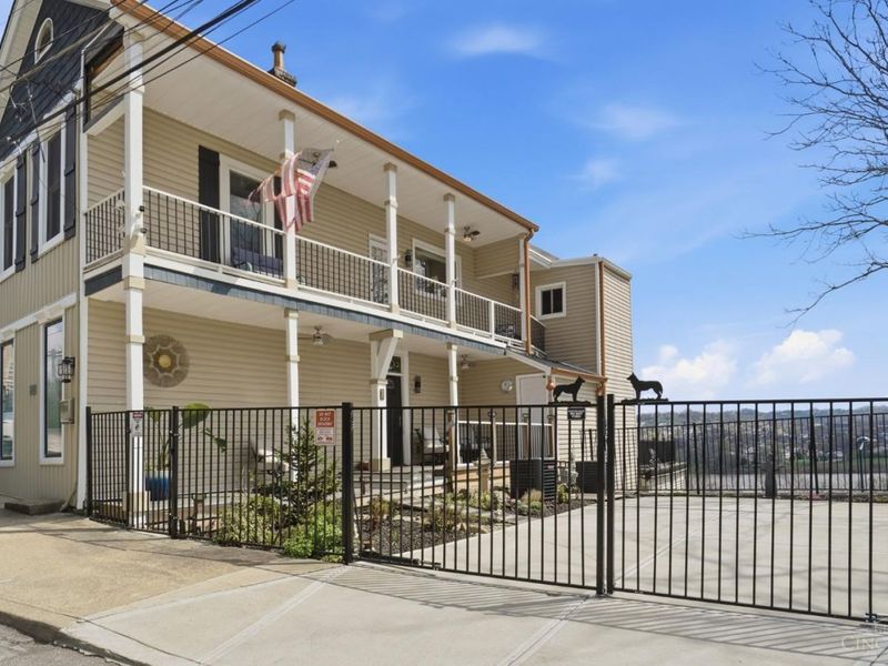 1221 Martin Drive, Cincinnati, OH 45202 Photo 4