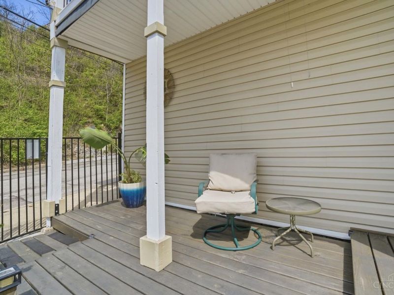 1221 Martin Drive, Cincinnati, OH 45202 Photo 9