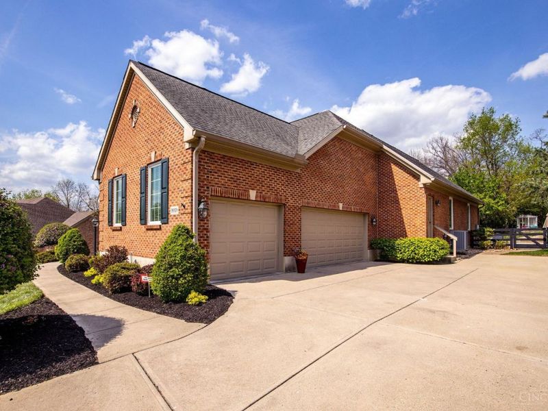 9959 Thoroughbred Lane, Springfield Twp., OH 45231 Photo 3