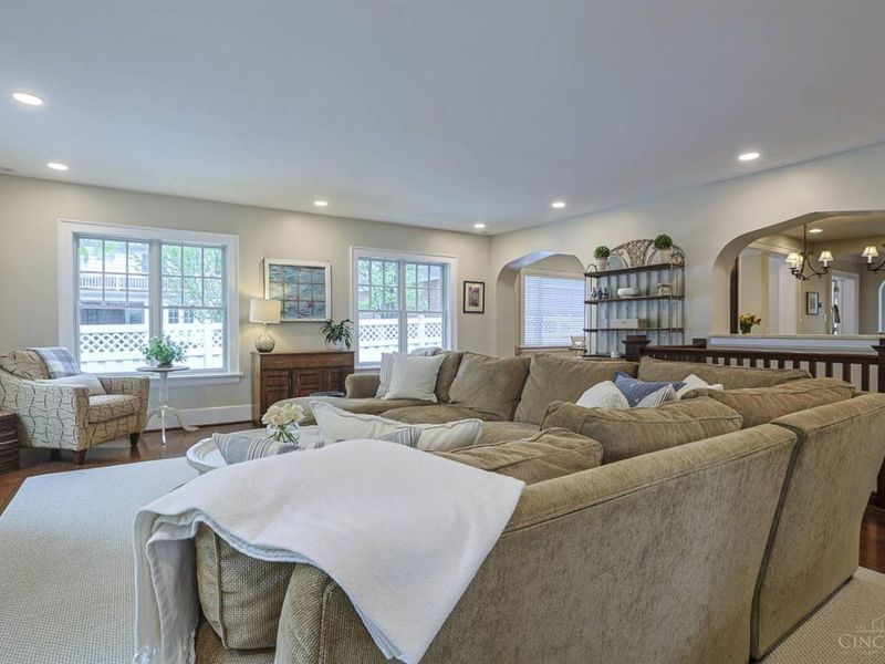 6828 Mt Vernon Avenue, Mariemont, OH 45227 Photo 12