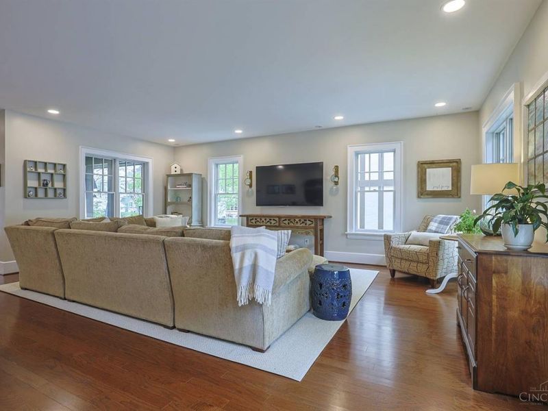 6828 Mt Vernon Avenue, Mariemont, OH 45227 Photo 14