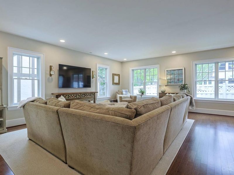 6828 Mt Vernon Avenue, Mariemont, OH 45227 Photo 15