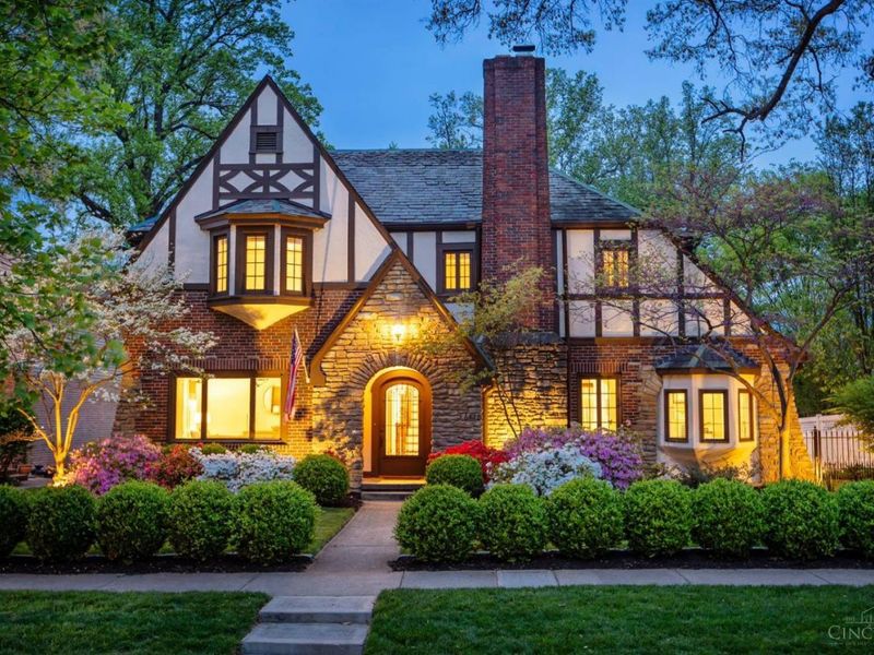 6828 Mt Vernon Avenue, Mariemont, OH 45227 Photo 3