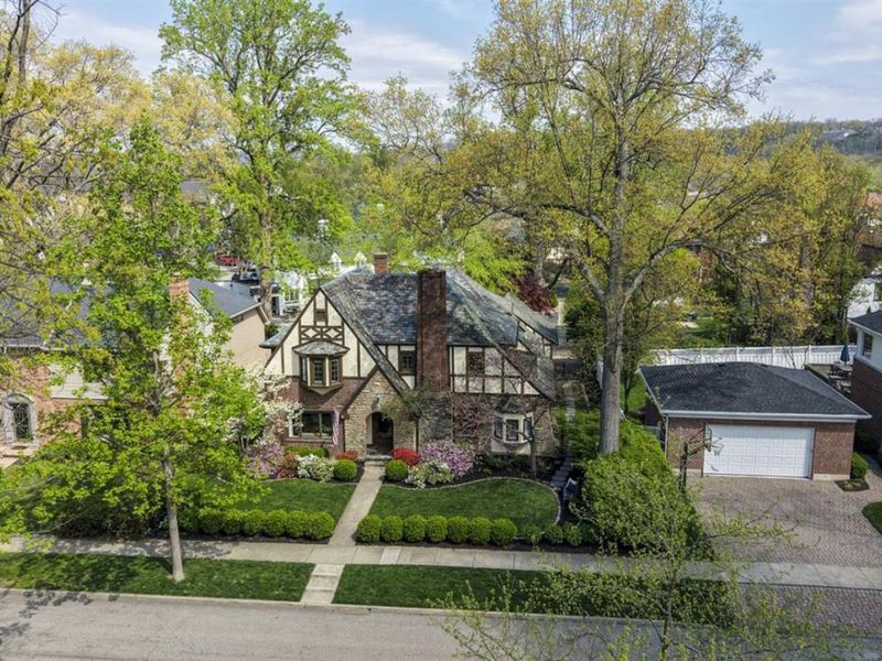 6828 Mt Vernon Avenue, Mariemont, OH 45227 Photo 4