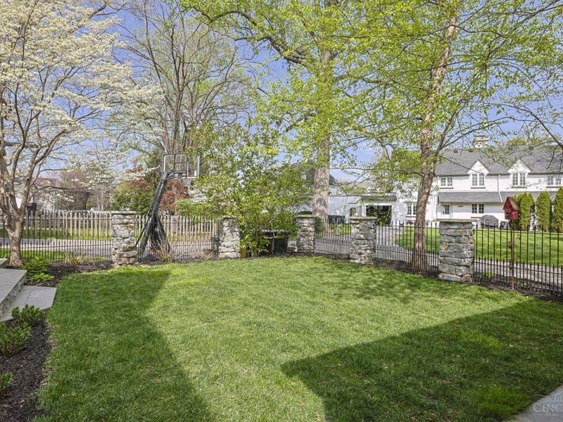 6828 Mt Vernon Avenue, Mariemont, OH 45227 Photo 69