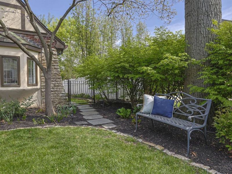 6828 Mt Vernon Avenue, Mariemont, OH 45227 Photo 73