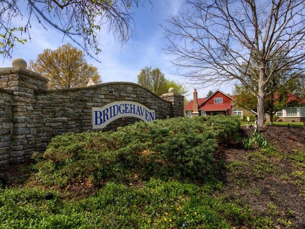 5884 Stonebridge Circle, Unit 101, Miami Twp, OH 45150