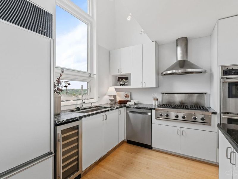 899 Riverview Place, Cincinnati, OH 45202 Photo 13