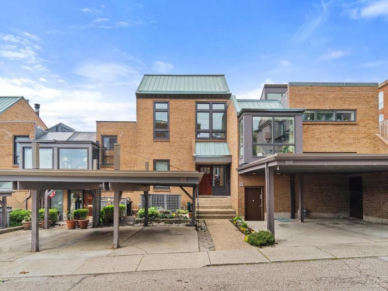 899 Riverview Place, Cincinnati, OH 45202 Photo 2