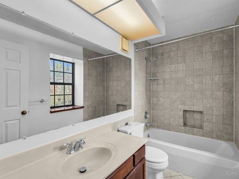 12024 Copperfield Drive, Sharonville, OH 45241 Photo 13