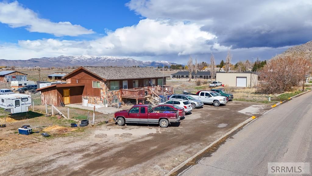 560 W Grand Avenue, Arco, ID 83213 Main Photo