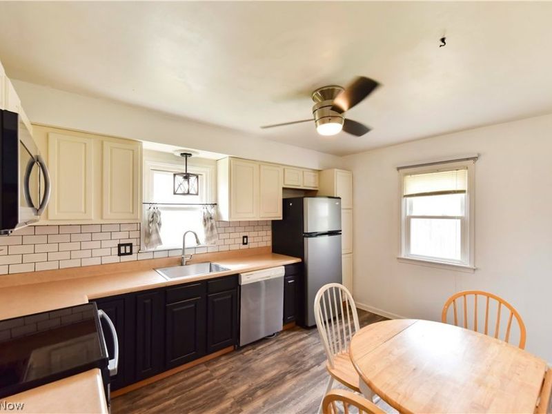 3864 Louise Street, Mogadore, OH 44260 Photo 2