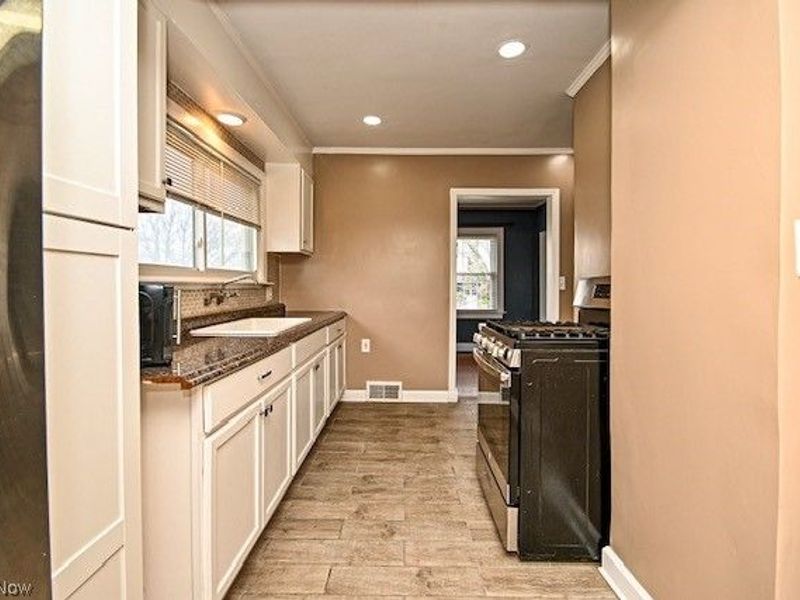 1813 Glenmount Avenue, Akron, OH 44301 Photo 15