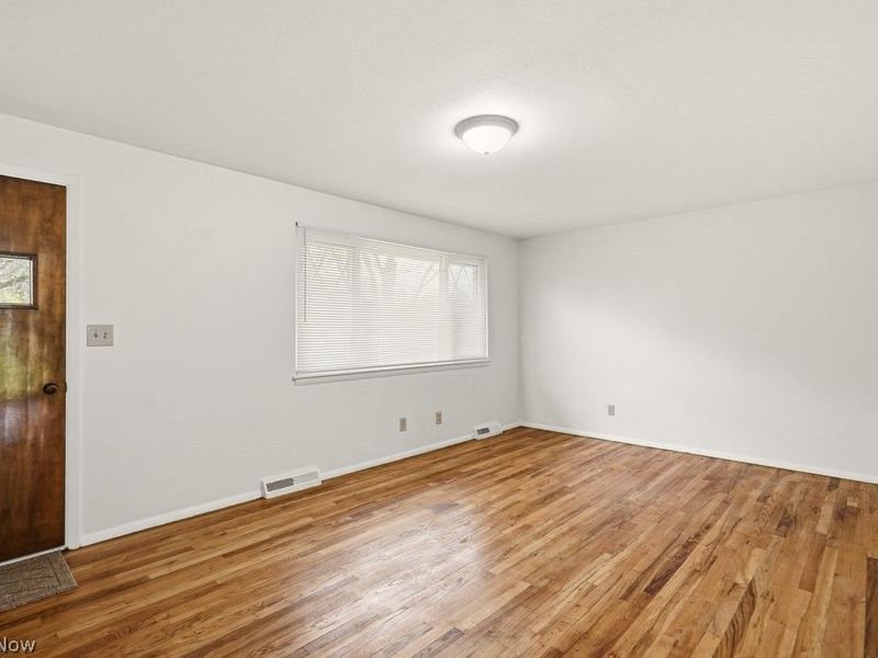 513 Lynnview Drive , Sagamore Hills, OH 44067 Photo 3