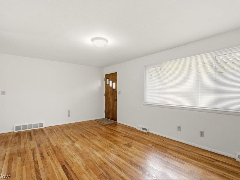 513 Lynnview Drive , Sagamore Hills, OH 44067 Photo 4