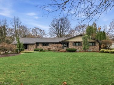 1364 Saint Albans Drive , Youngstown, OH 44511