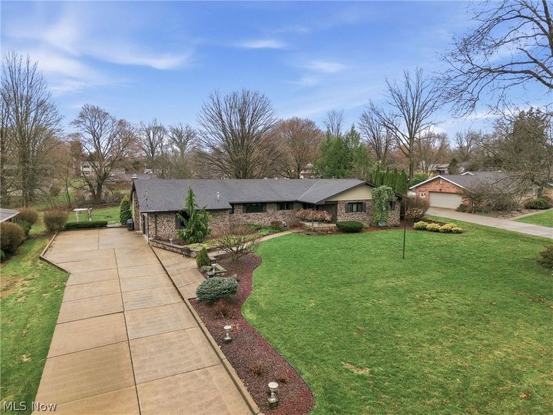 1364 Saint Albans Drive, Youngstown, OH 44511 Photo 3