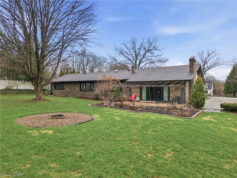 1364 Saint Albans Drive, Youngstown, OH 44511 Photo 4