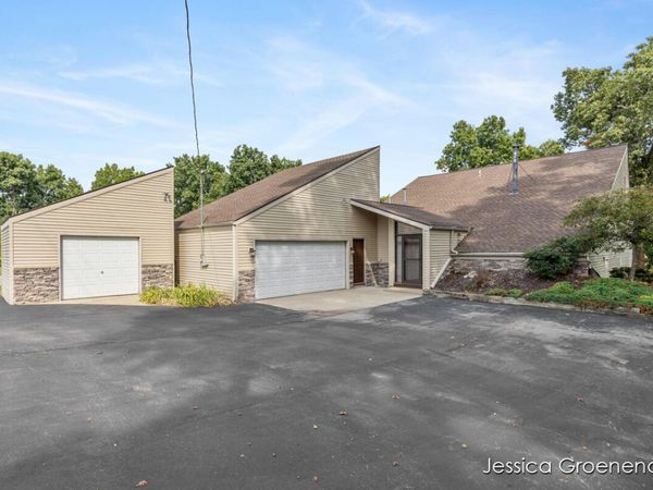 190 N Patterson Road, Wayland, MI 49348