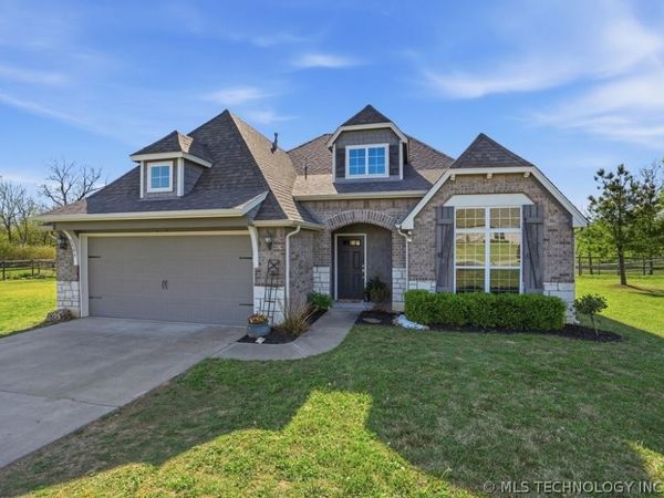 8804 N 63rd East Avenue, Owasso, OK 74055