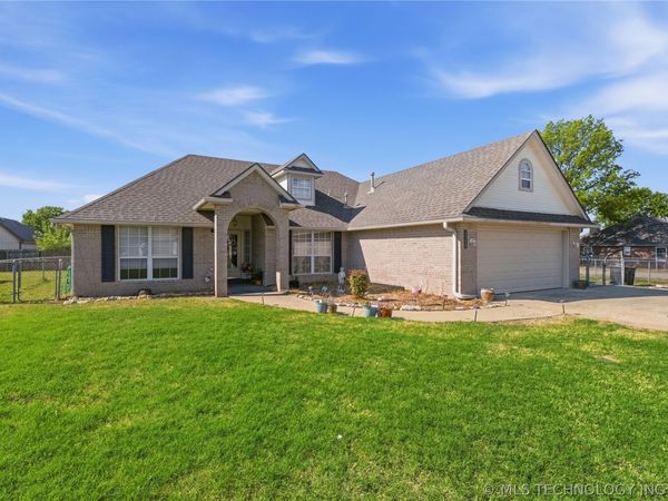 1112 W Beech Street, Skiatook, OK 74070