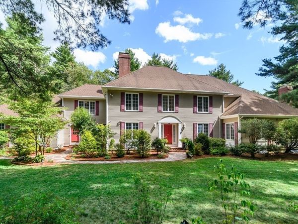 40 Grand Hill Dr, Dover, MA 02030