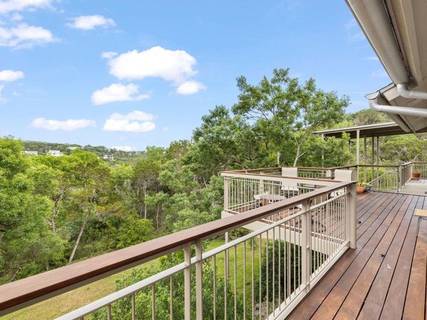 701 Yaupon Valley RD, West Lake Hills, TX 78746