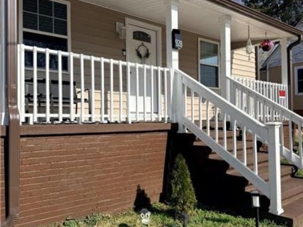 928 E Davis Street , Burlington, NC 27217