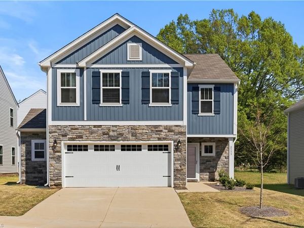 2133 Gatehouse Knoll Drive , Winston-Salem, NC 27127
