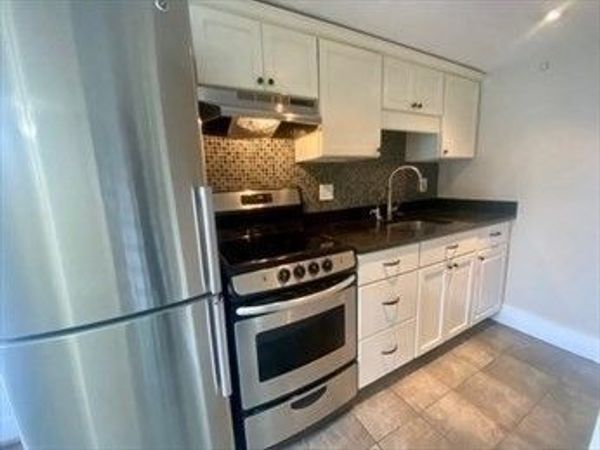 35 Broad St, Unit 3, Newburyport, MA 01950