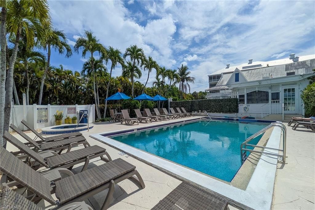 140 Palm St , Unit 403, Marco Island, FL 34145 Photo