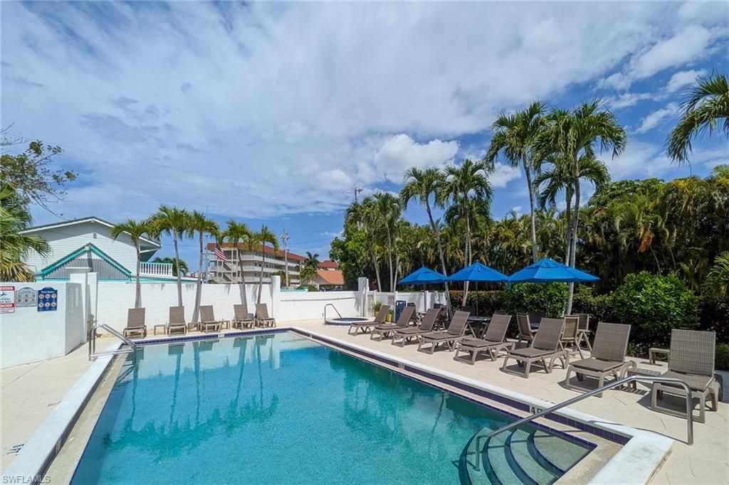 140 Palm St , Unit 403, Marco Island, FL 34145 Photo