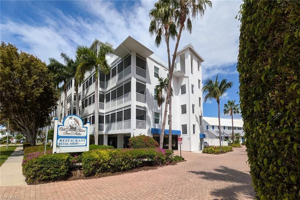 140 Palm St , Unit 403, Marco Island, FL 34145 Photo