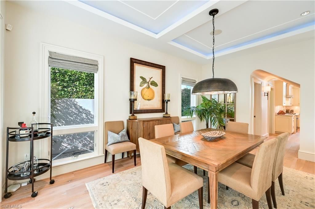 42 6th St S, Naples, FL 34102 Photo