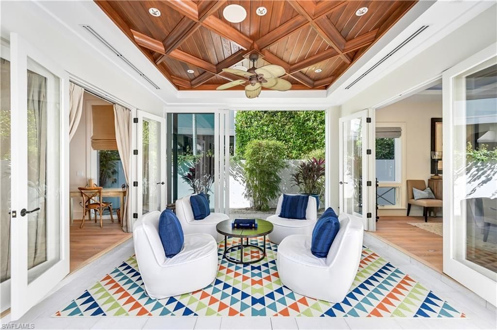 42 6th St S, Naples, FL 34102 Photo