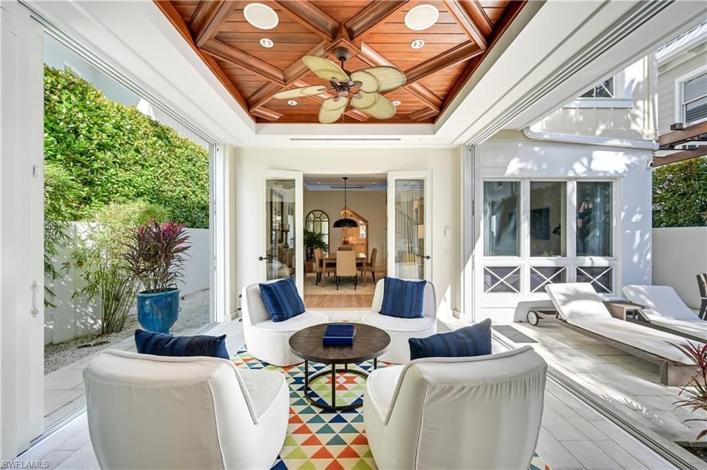 42 6th St S, Naples, FL 34102 Photo