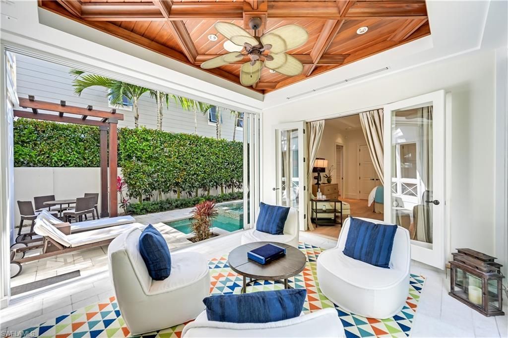 42 6th St S, Naples, FL 34102 Photo