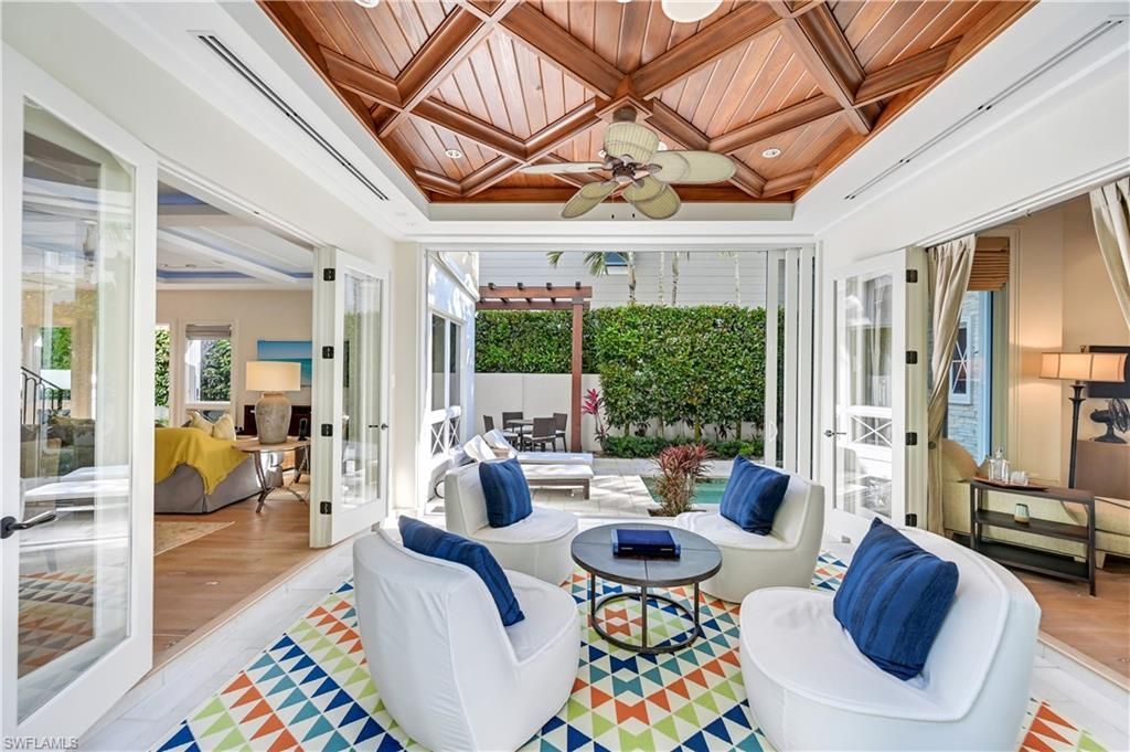 42 6th St S, Naples, FL 34102 Photo