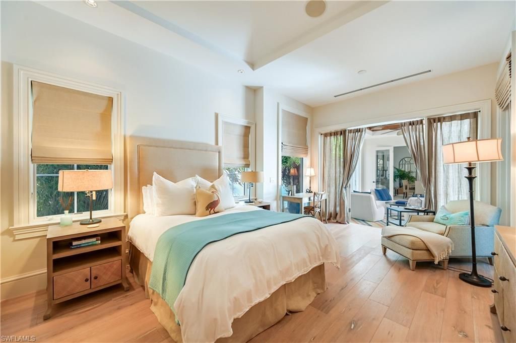 42 6th St S, Naples, FL 34102 Photo