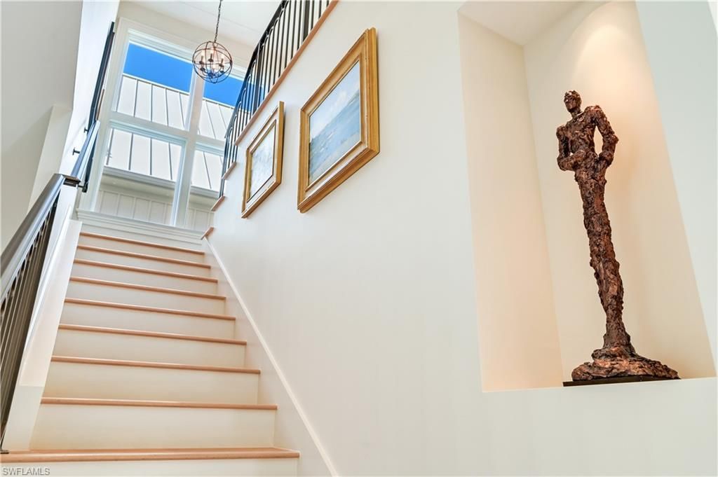 42 6th St S, Naples, FL 34102 Photo