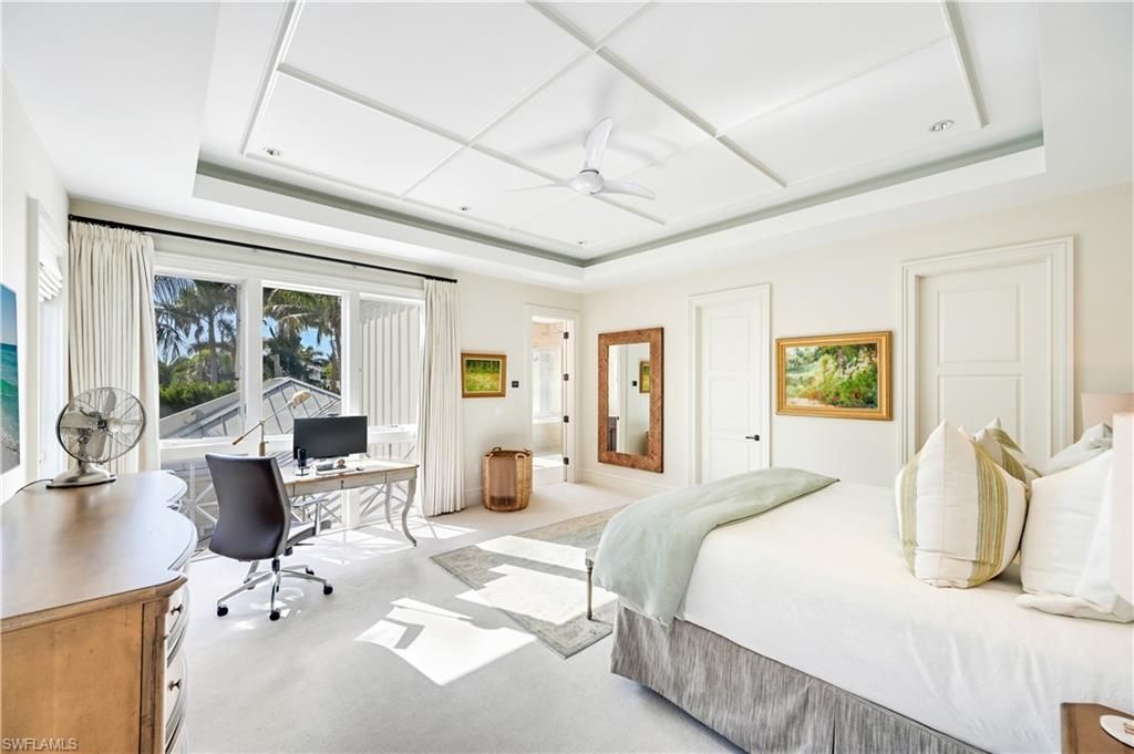 42 6th St S, Naples, FL 34102 Photo