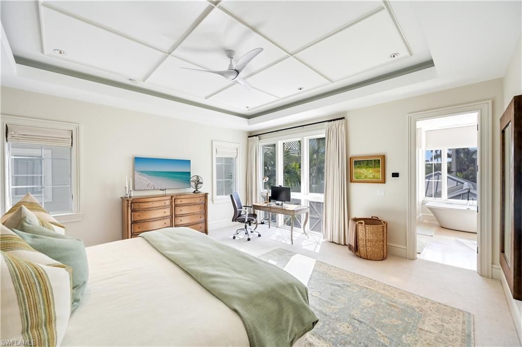 42 6th St S, Naples, FL 34102 Photo