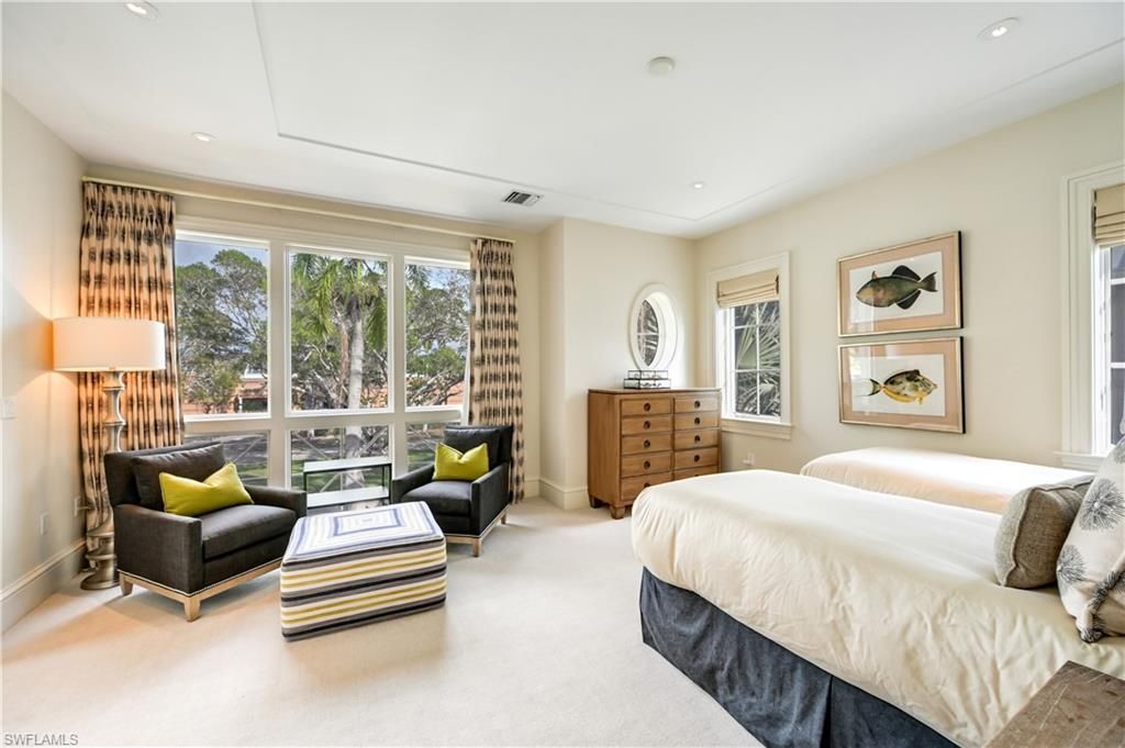 42 6th St S, Naples, FL 34102 Photo