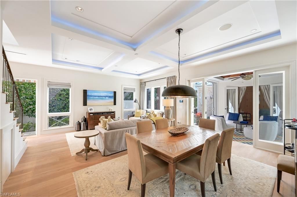 42 6th St S, Naples, FL 34102 Photo