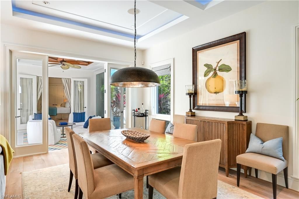 42 6th St S, Naples, FL 34102 Photo