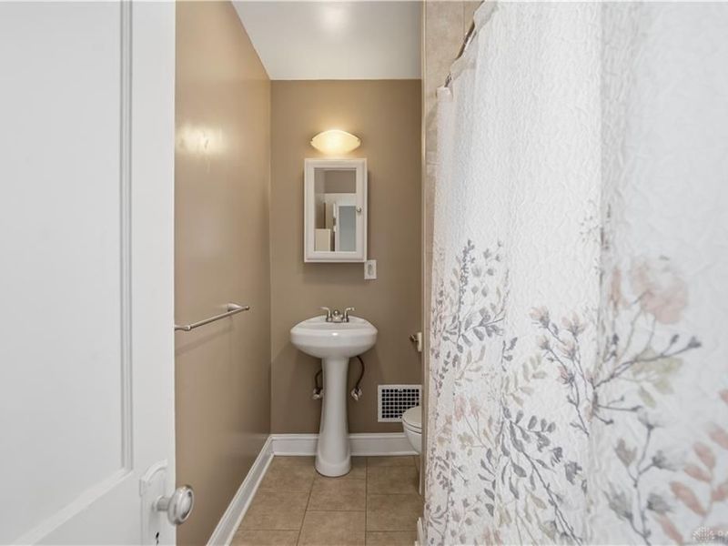 3933 Delmar Avenue, Cincinnati, OH 45211 Photo 30