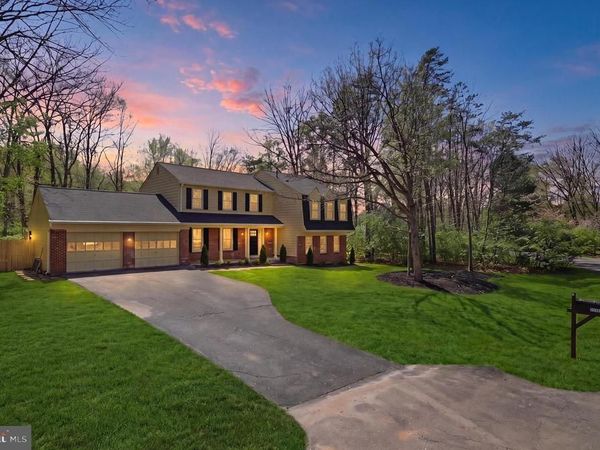 12131 HOLLY KNOLL CIRCLE, GREAT FALLS, VA 22066