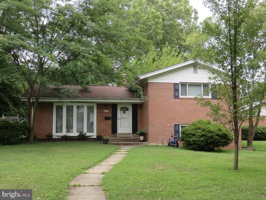 6315 Carnegie Drive, Bethesda, MD 20817 Main Photo